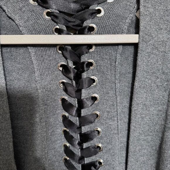 John + Jenn gray laced back cardigan size medium - Picture 3 of 5